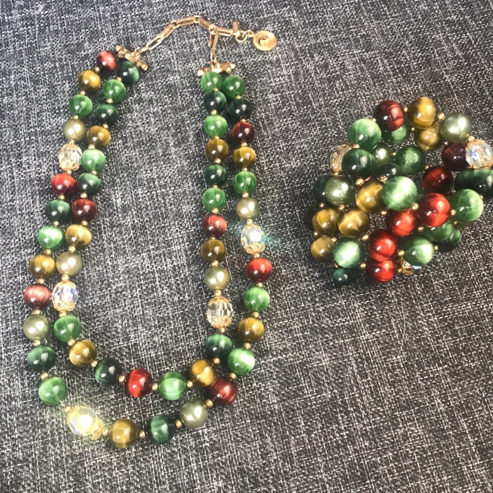Vintage fashion jewelry necklace & bracelet set